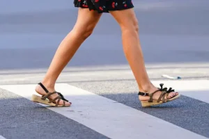 i  predstavili obuv v stile 70h-lessontime-ru-0