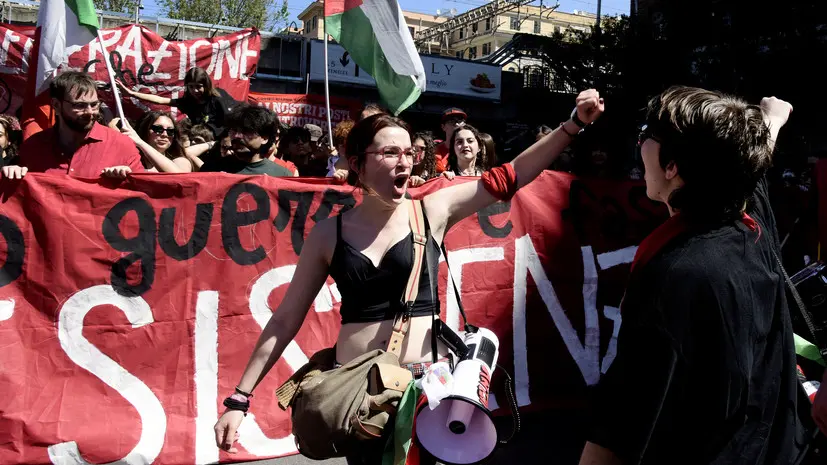 Repubblica: на марше в Италии произошёл конфликт из-за флагов Украины