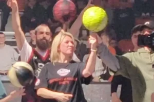 mariya zaharova pokorila kesbasket fristajlom i tryukami s myachom-lessontime-ru-0