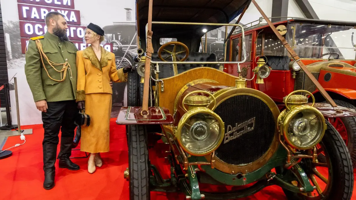 В Петербурге прошла выставка старинных автомобилей и мотоциклов «Олдтаймер-Галерея»