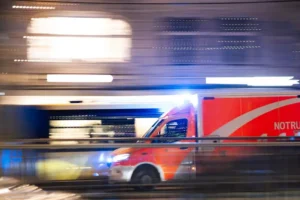 Пассажир поезда в Германии получил травмы от страйкбольной гранаты passazhir poezda v germanii poluchil travmy ot strajkbolnoj granaty-lessontime-ru-0