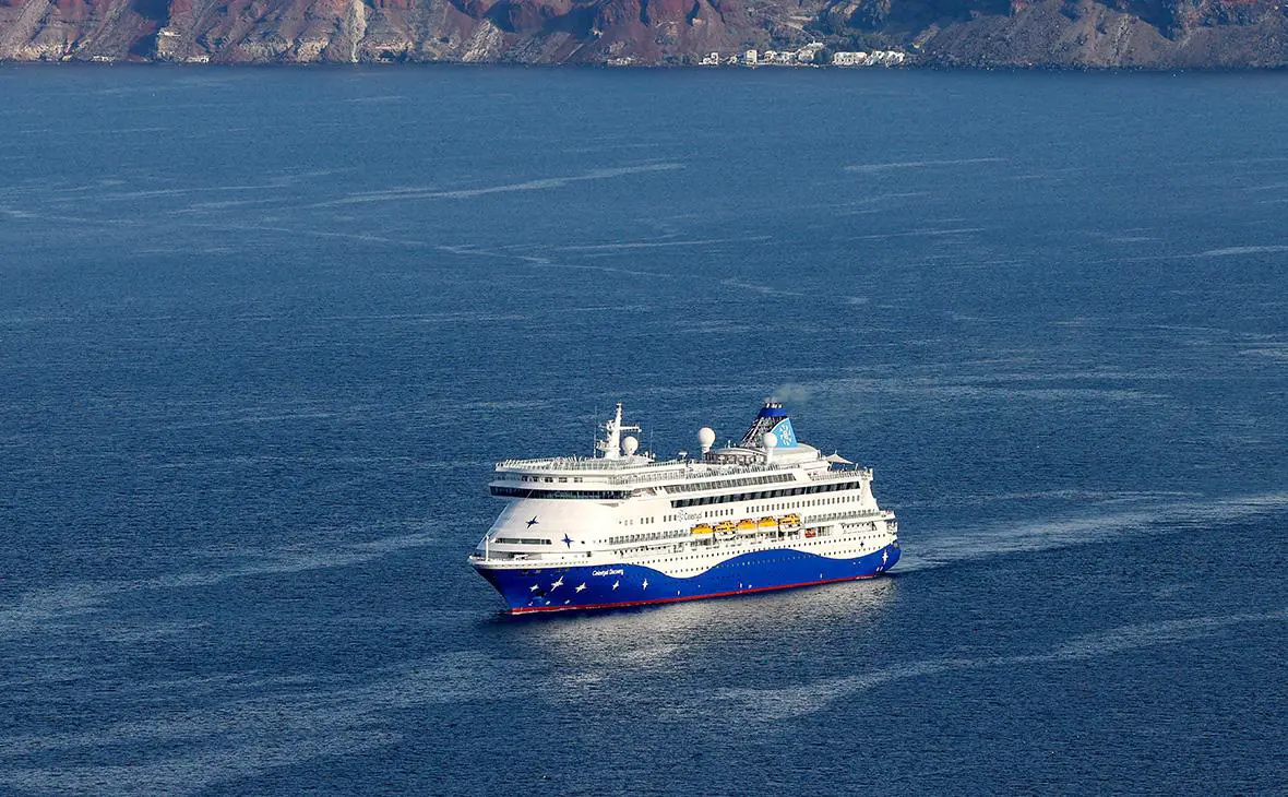 Круизный лайнер Celestyal Discovery (Stelios Misinas / Reuters)