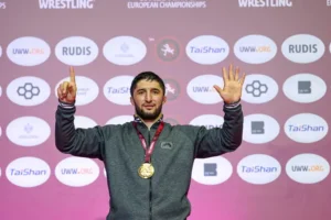 sbornaya rossii i sadulaev triumf na che po borbe-lessontime-ru-0