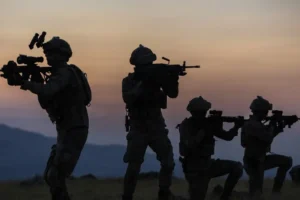 Спецназ США ищет пилота в Иране — это опасная миссия с противостоянием specznaz ssha ishhet pilota v irane eto opasnaya missiya s protivostoyaniem-lessontime-ru-0