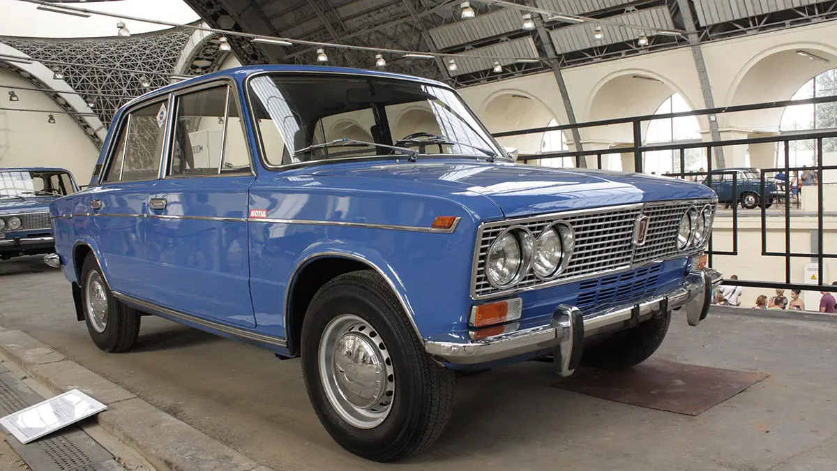 На продажу выставлен редкий советский милицейский ВАЗ-2103