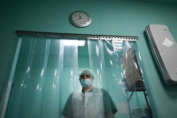 Врач в передовом госпитале