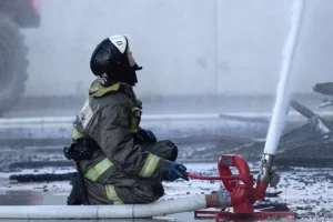 pozhar na zavode v tuapse posle ataki vsu kondratev i bojko dejstvuyut-lessontime-ru-0