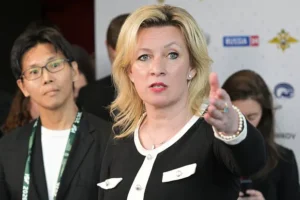 zaharova otvetila yaponii za starobelsk peskov podderzhal-lessontime-ru-0