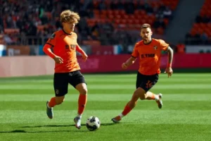Урал и Динамо Махачкала готовят яркое противостояние за Премьер-лигу ural i dinamo mahachkala gotovyat yarkoe protivostoyanie za premerligu-lessontime-ru-0