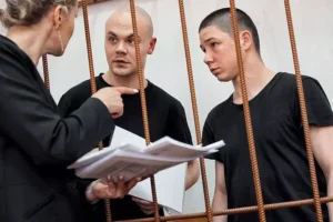osuzhdeny aleksandr cherepanov ivan koryukov rosfinmonitoring za pobeg-lessontime-ru-0