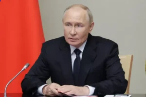 Дмитрий Песков об участии Владимира Путина в совещании перед ПМЭФ dmitrij peskov ob uchastii vladimira putina v soveshhanii pered pmef-lessontime-ru-0