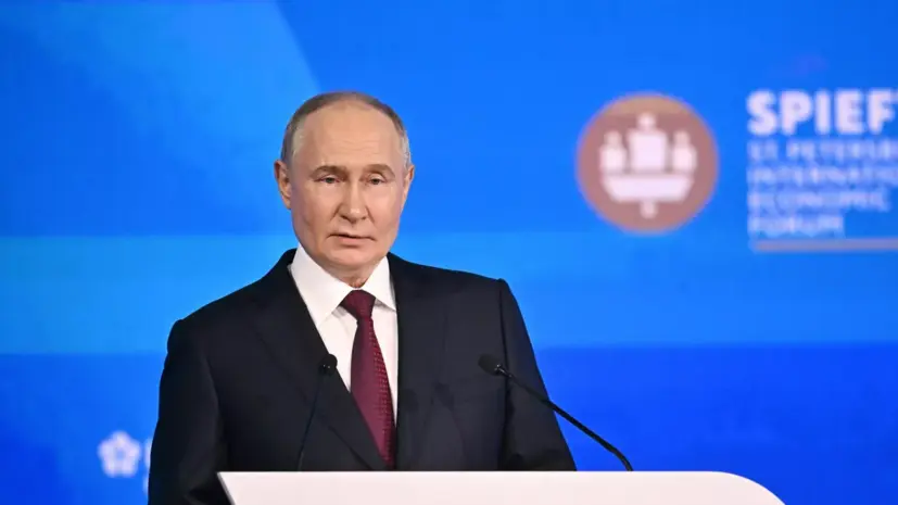 Песков заявил, что Путин продолжает подготовку к ПМЭФ