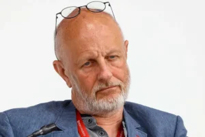 Дмитрий Пучков вспоминает о Владимире Жириновском, ярком политике ЛДПР dmitrij puchkov vspominaet o vladimire zhirinovskom yarkom politike ldpr-lessontime-ru-0
