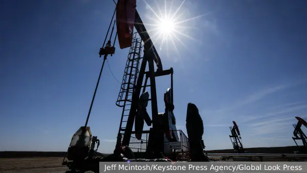 Bloomberg указало на быстрое сокращение мировых запасов нефти