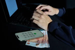 taksist iz ussurijska predupredil o moshennikah policziya dejstvuet-lessontime-ru-0