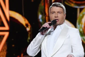 nikolaj baskov i bessmertnyj polk yarkij den pamyati v kirgizii-lessontime-ru-0
