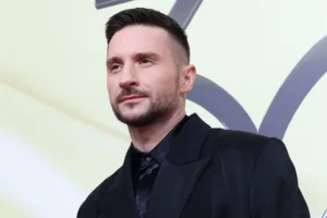 Сергей Лазарев посетил школу №47 в Нижнем Новгороде sergej lazarev posetil shkolu 47 v nizhnem novgorode-lessontime-ru-0