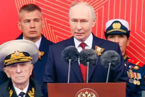vladimir putin na krasnoj ploshhadi  den pobedy i svo-lessontime-ru-0