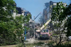 Удар дронов ВСУ по колледжу в Старобельске из Харьковской области udar dronov vsu po kolledzhu v starobelske iz harkovskoj oblasti-lessontime-ru-0