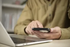 Ноутбуки Windows/macOS: повышают вашу производительность noutbuki povyshayut vashu proizvoditelnost-lessontime-ru-0