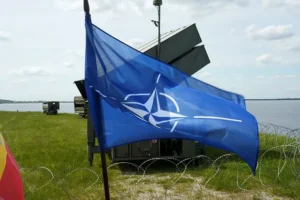 uchastie nato v vojne ukrainarf chrevato katastrofoj-lessontime-ru-0