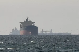 tanker v omanskom zalive izbezhal sereznyh posledstvij obstrela-lessontime-ru-0