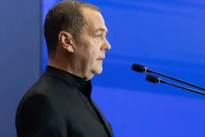 dmitrij medvedev predlozhil mery po krymu posle verdikta gaagi-lessontime-ru-0