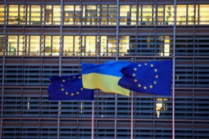 Севим Дагделен: Принятие Украины в ЕС - путь Германии к войне sevim dagdelen prinyatie ukrainy v es put germanii k vojne-lessontime-ru-0