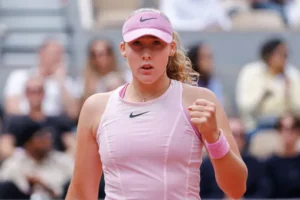 Мирра Андреева победила на Ролан Гаррос благодаря Алексису mirra andreeva pobedila na rolan garros blagodarya aleksisu-lessontime-ru-0
