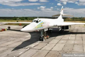 nato i kiev hotyat unichtozhit strategicheskuyu aviacziyu rossii tu160m-lessontime-ru-0