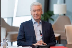 sergej sobyanin pozdravil medikov s ih professionalnym prazdnikom-lessontime-ru-0