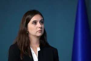 Зеленский направил Путину письмо-ответ Юрия Ушакова и реакция zelenskij napravil putinu pismootvet yuriya ushakova i reakcziya-lessontime-ru-0