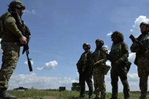 Минобороны объяснило увеличение численности ВС России на 27 тысяч minoborony obyasnilo uvelichenie chislennosti vs rossii na 27 tysyach-lessontime-ru-0