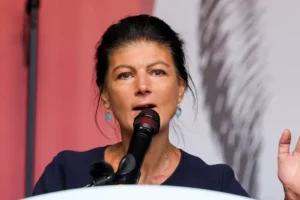 Сара Вагенкнехт обвинила посла Украины во вмешательстве в выборы sara vagenkneht obvinila posla ukrainy vo vmeshatelstve v vybory-lessontime-ru-0