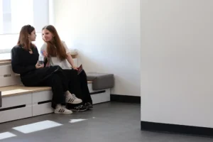 VK выяснила, как россияне относятся к школьной дружбе и годам учёбы vyyasnila kak rossiyane otnosyatsya k shkolnoj druzhbe i godam uchyoby-lessontime-ru-0