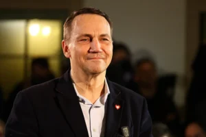 Сикорский предупредил Маска из-за замедления Starlink для ВСУ sikorskij predupredil maska izza zamedleniya dlya vsu-lessontime-ru-0
