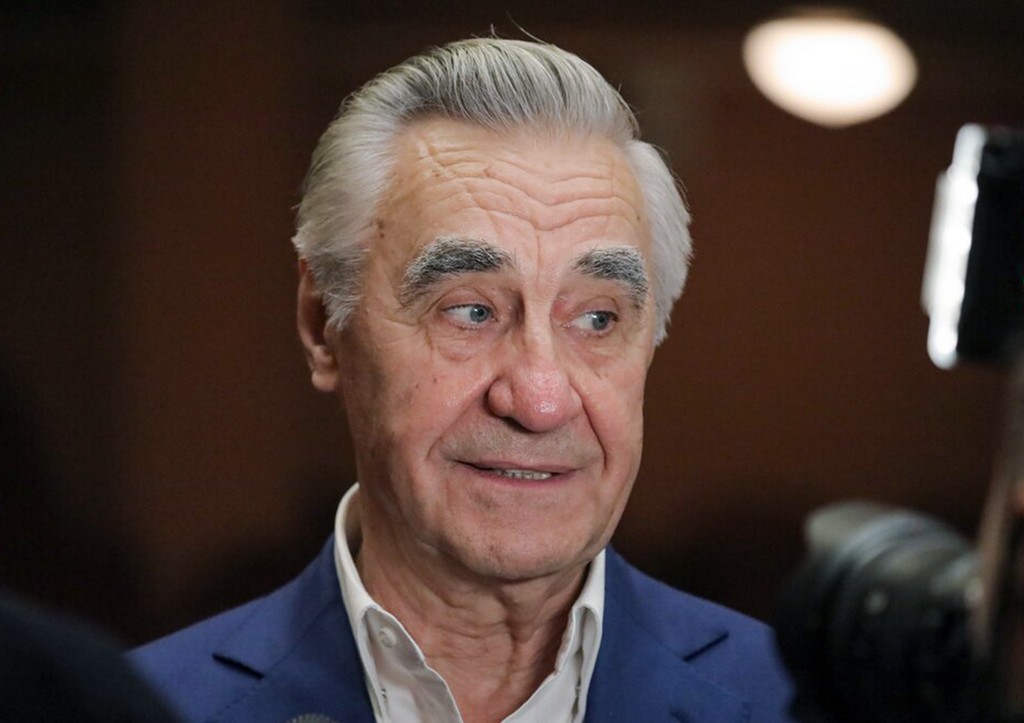 Анатолий Васильев