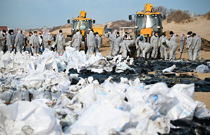В России вводят федеральный режим ЧС после инцидента с танкерами в Керченском проливе 5721634e-e8e8-4432-9fad-ed335c6e9686-67c057e1