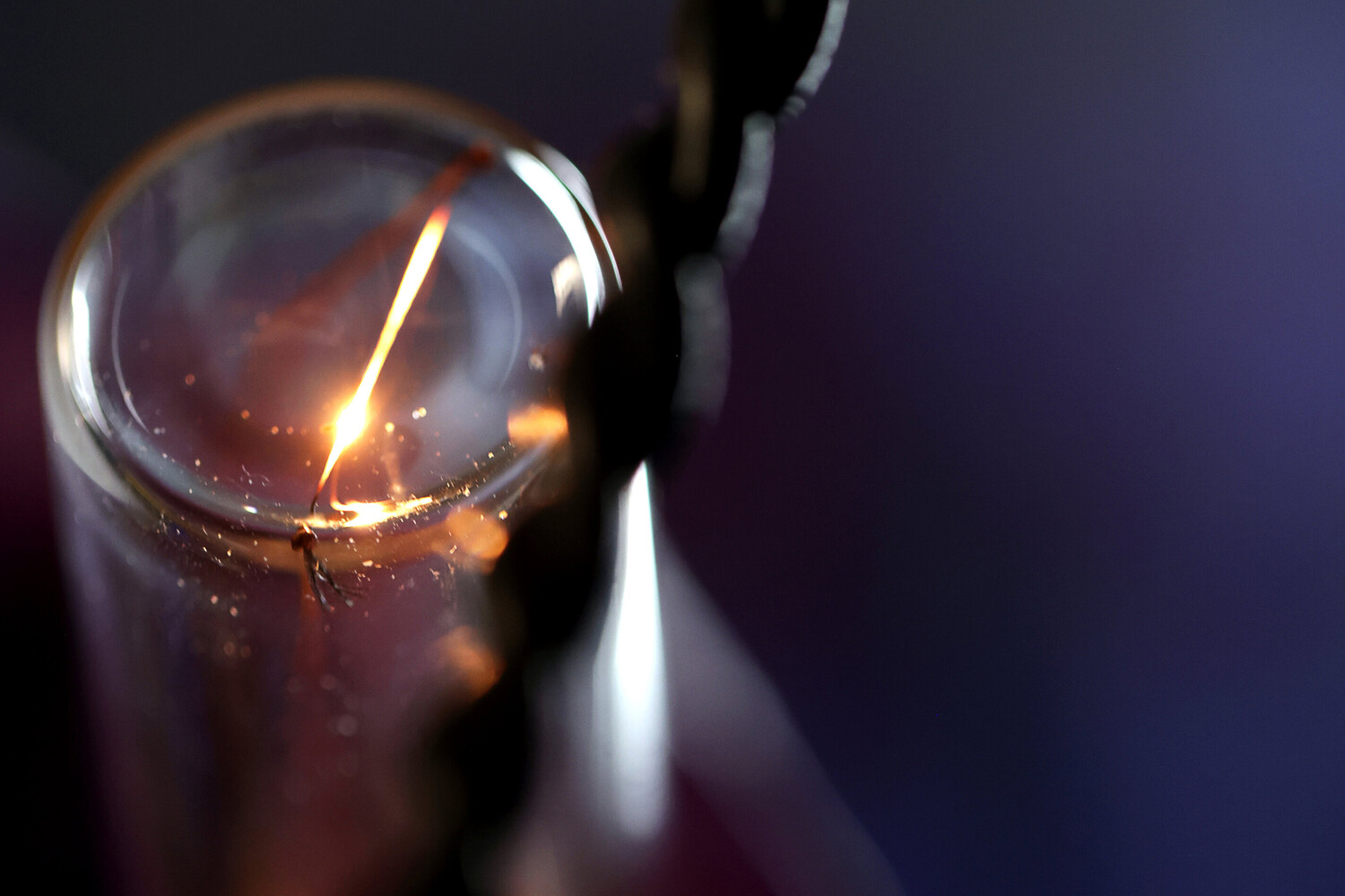 Революционное открытие: спиральные нанонити создают уникальные световые волны 5a37d44f-3189-4a2f-b1d0-ac2e7edb1a47-67be4a6a