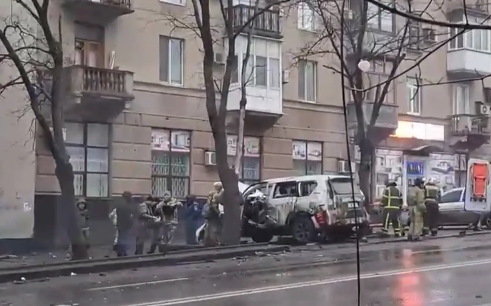 В центре Донецка произошел инцидент с внедорожником 9446f6ba-2568-46a0-8200-315880357607-67a9e216