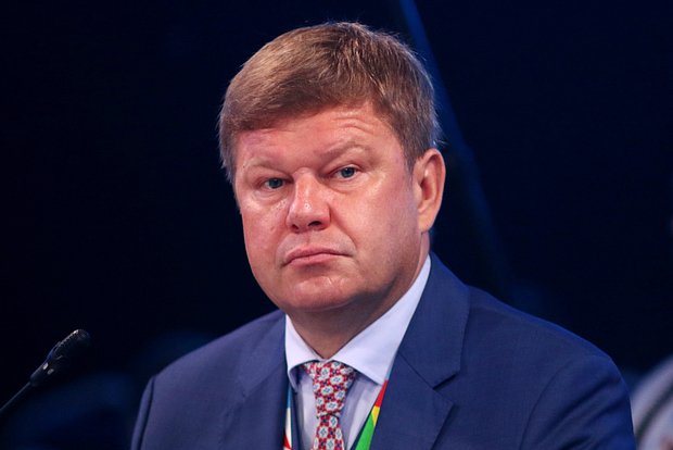 Дмитрий Губерниев