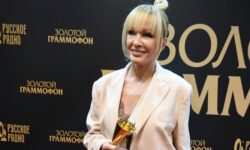 Правда о состоянии здоровья Лаймы Вайкуле 0ea68c82-0c12-461b-925a-7d3217835686-67ee3885