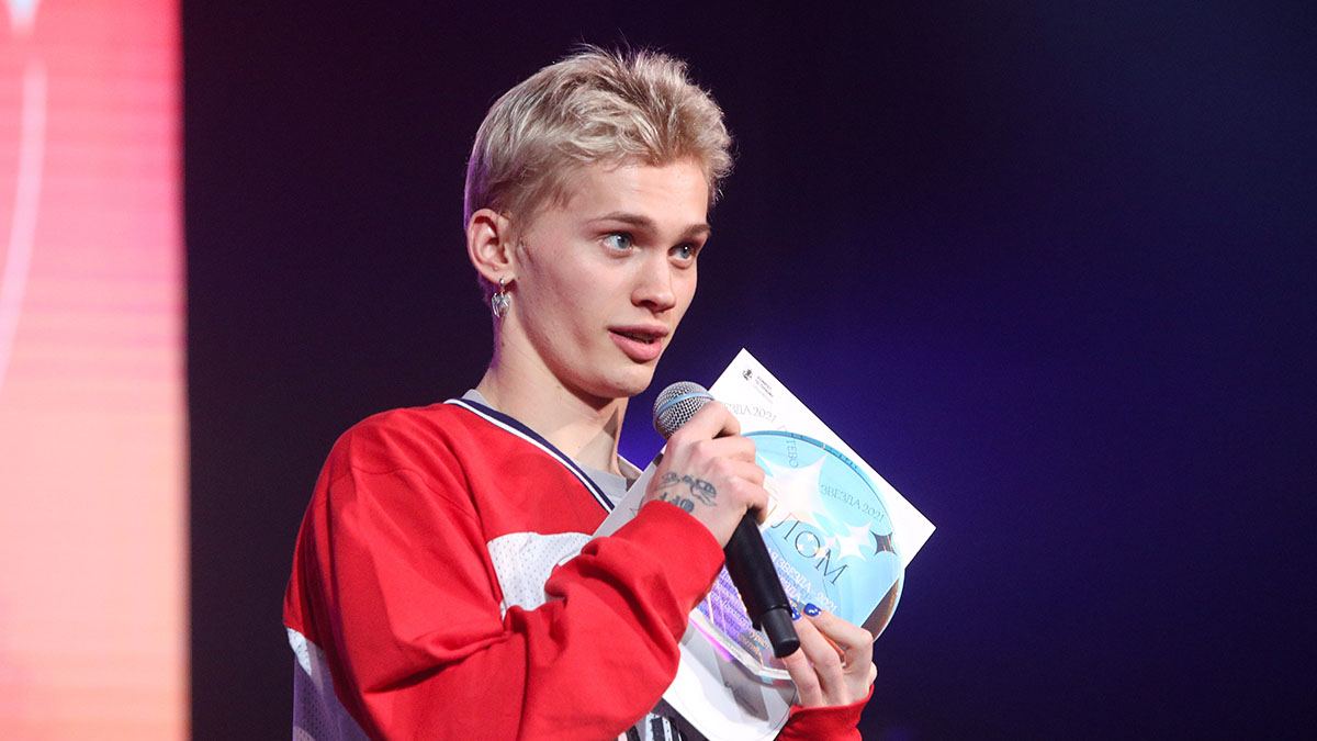 Скандальный роман блогера Милохина взорвал интернет-пространство Церемония награждения лауреатов туристической премии Путеводная звезда — 2021 в МХАТ имени Горького