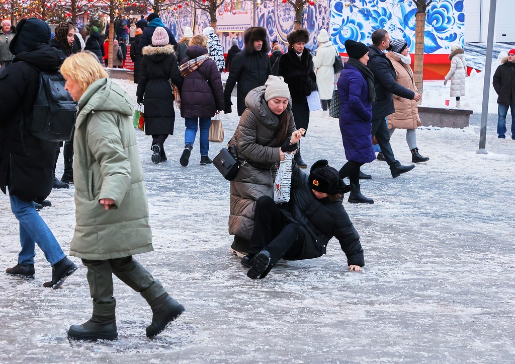 Вы больше не поскользнетесь на улице зимой: четыре способа обработать обувь