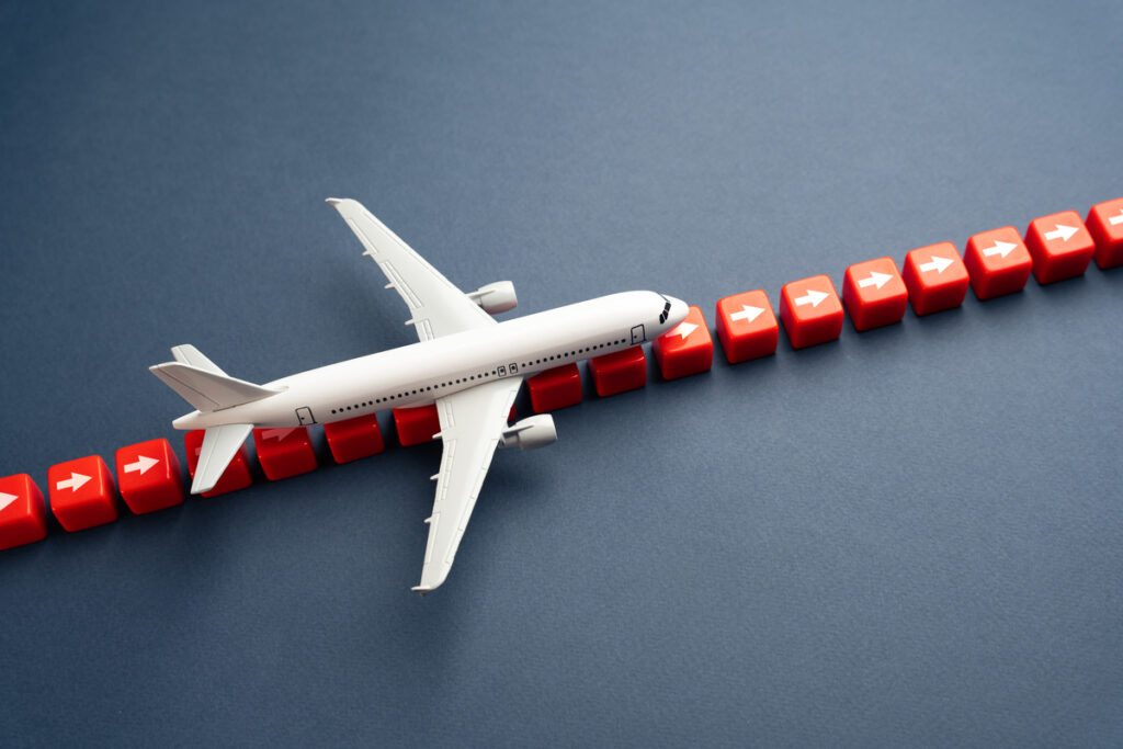 самолет летит по навигационному маршруту