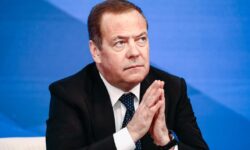 Медведев заявил о риске применения Зеленским «грязной бомбы» 01fa2916-98cb-4f96-b581-901404481796-6808c14c