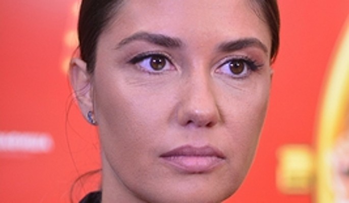 Муцениеце уехала в глухую деревню