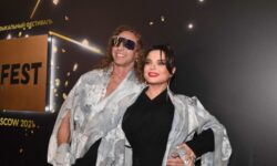 Звезды устроили яркий праздник любви на годовщину брака 1e944b65-6045-44db-9e96-9b25d8090cdb-67fb2814