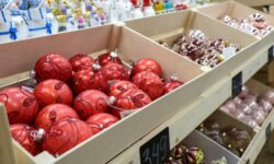 Создаем волшебное новогоднее настроение при украшении елки 2c820f03-866f-485e-82a6-21926704c379-67f5ac4b