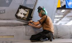 Новые возможности для совершенствования системы истребителя F/A-18 349736a5-dc98-4101-a89e-31acc3b5c8aa-67f57d2a